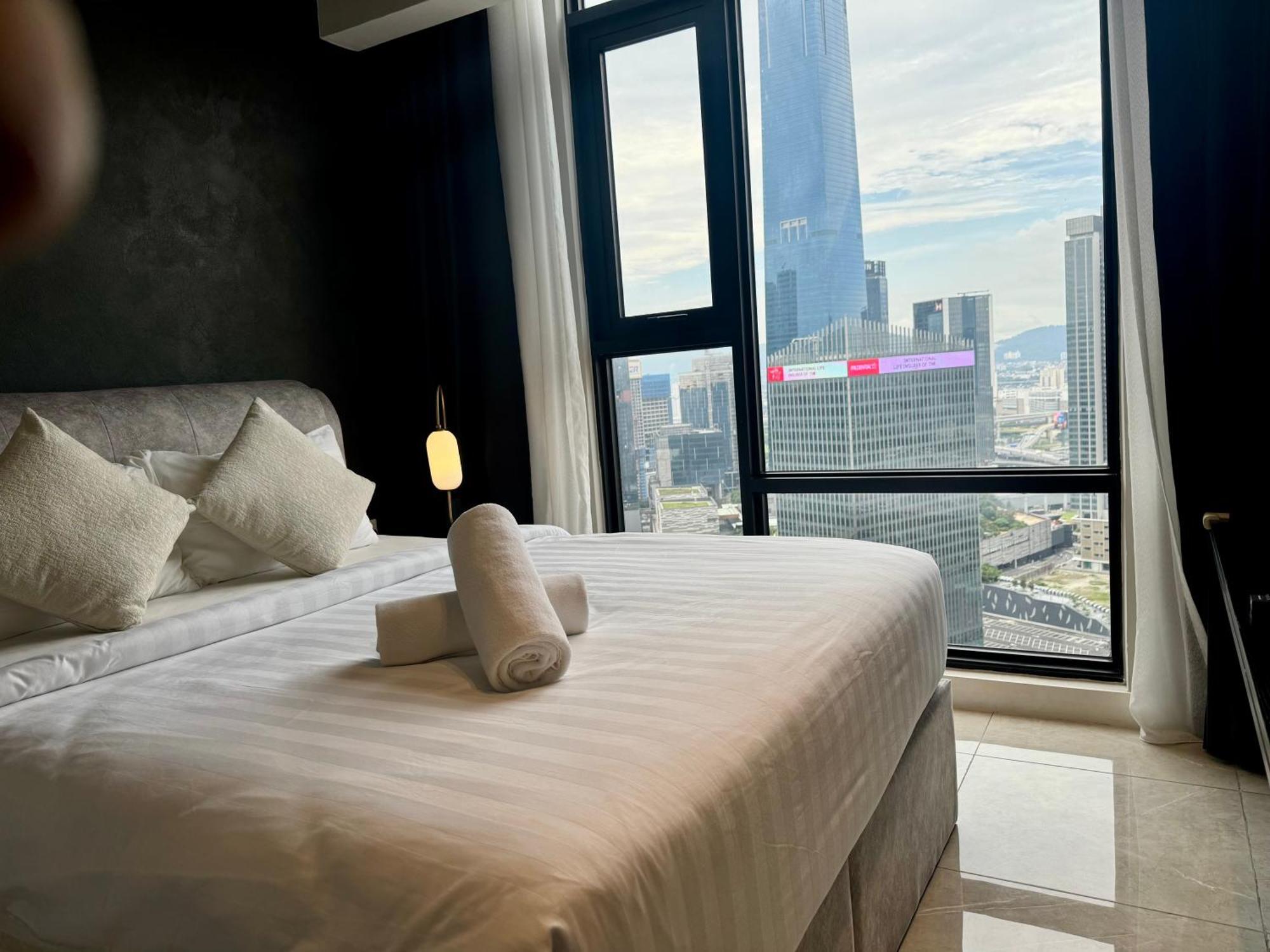 Hotel Luxury Bukit Bintang At Axon Kl Pavilion 5*