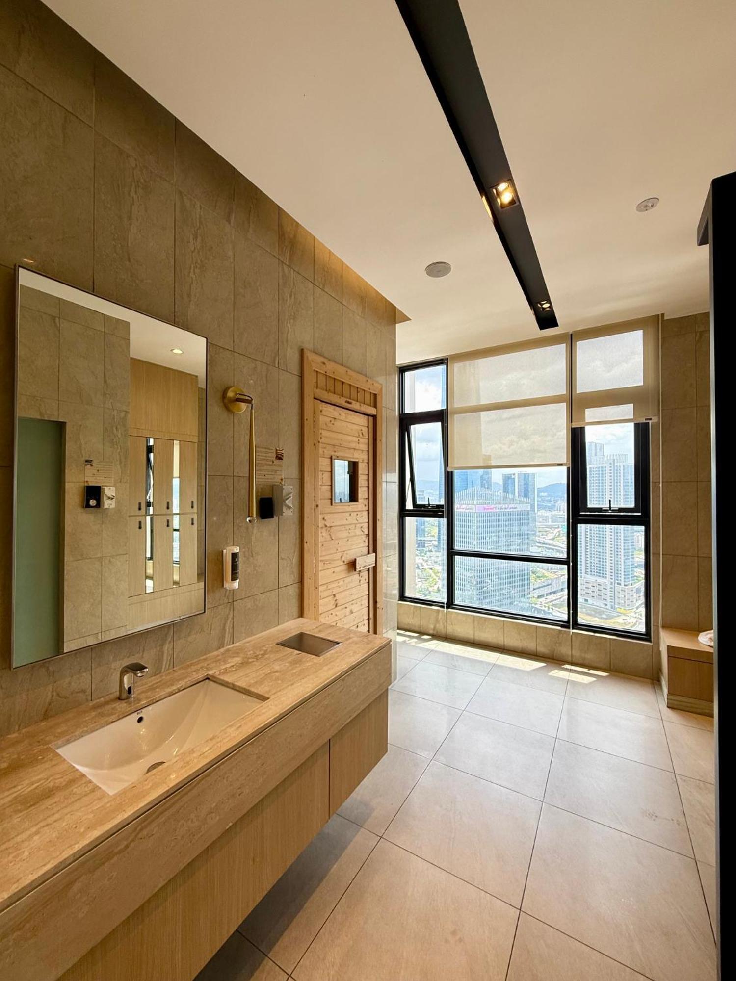 Luxury Bukit Bintang At Axon Kl Pavilion Hotel